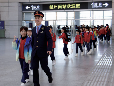 溫州首個秋假初現出行小高峰